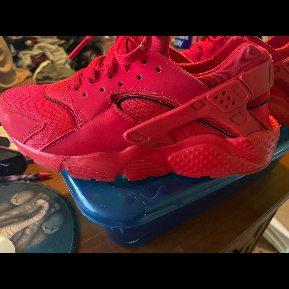 Red Nike Huarache